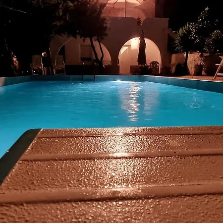 Poolside In The Pines, Steps From The Sea 아파트