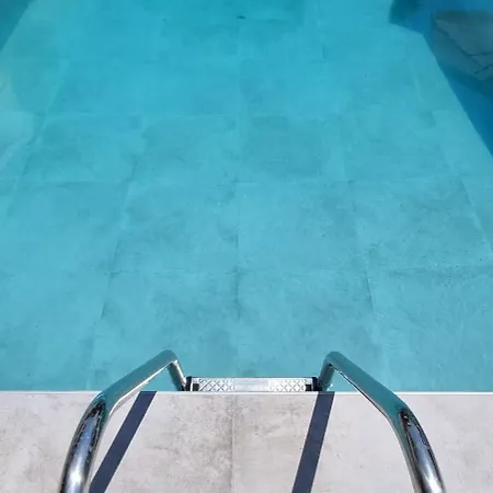 Poolside In The Pines, Steps From The Sea 아파트 *