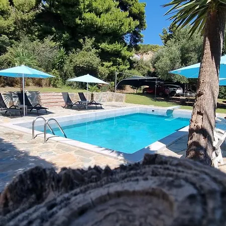 Poolside In The Pines, Steps From The Sea * 몰라 칼리바