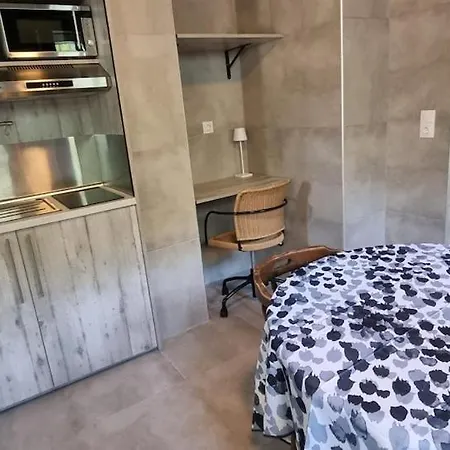 Seaside With Swimming Pool & Parking #1 Apartamento