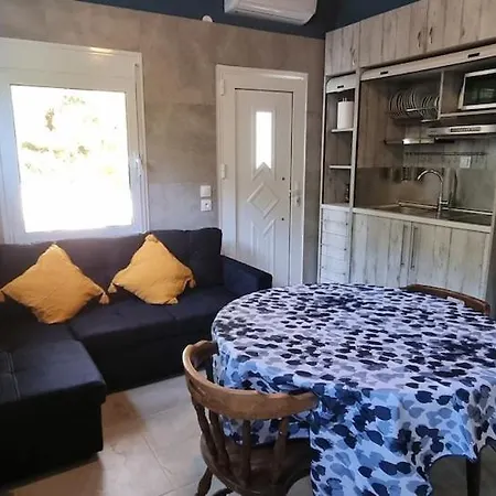 Apartment Seaside With Swimming Pool & Parking #1 *